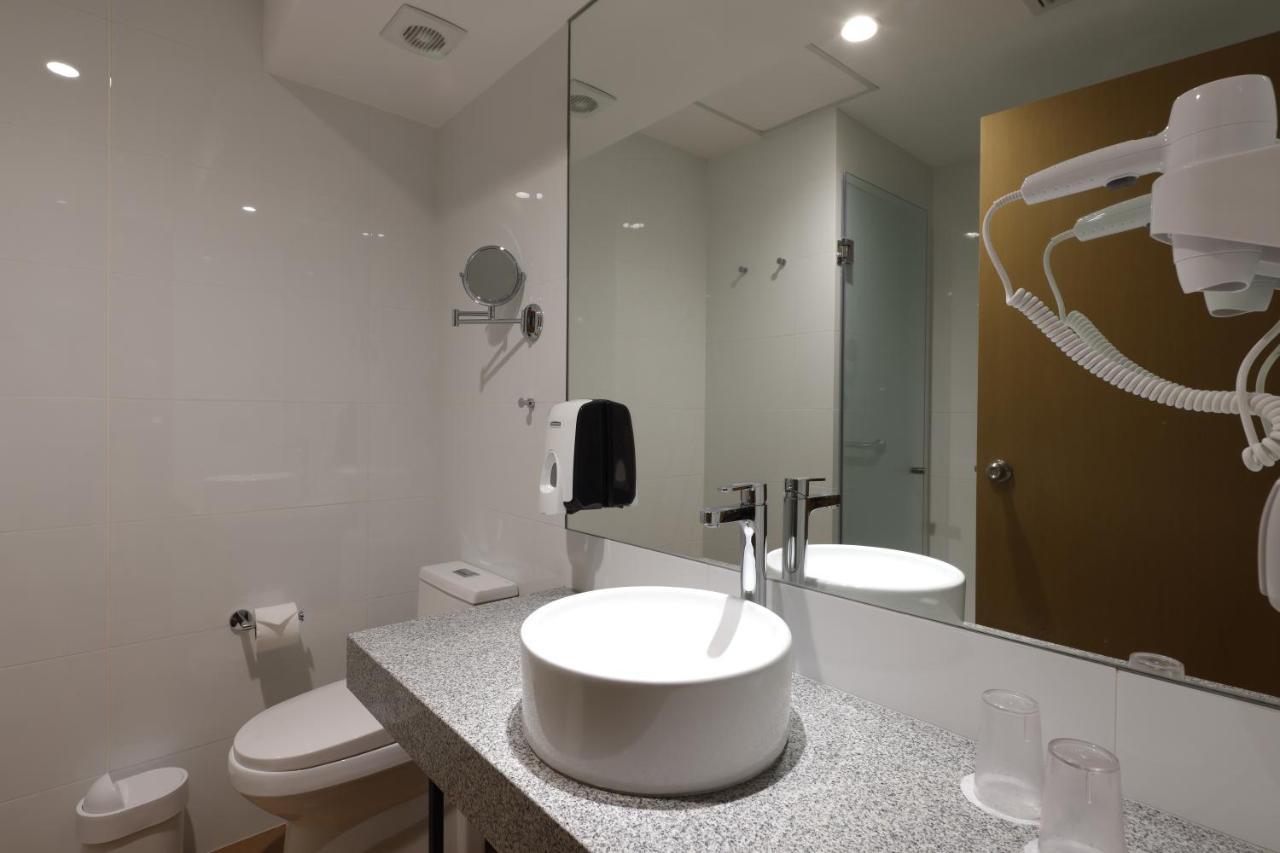 Casa Andina Standard Benavides Hotel Лима Екстериор снимка