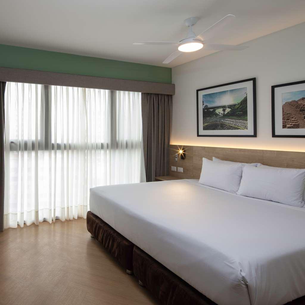 Casa Andina Standard Benavides Hotel Лима Стая снимка
